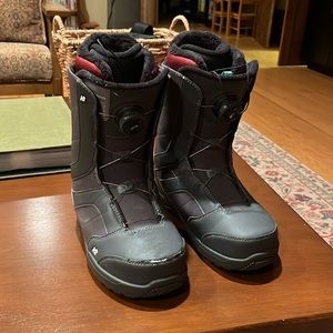 Gray Men’s K2 Snowboard Boots